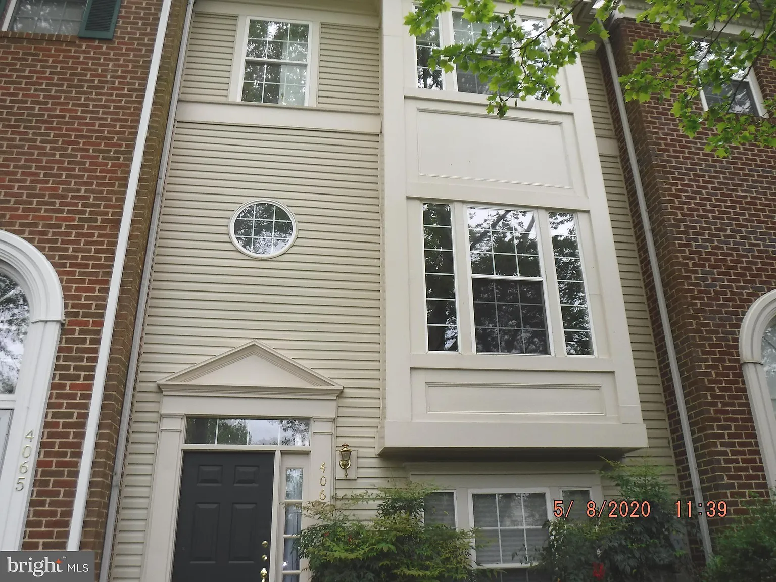3 bed, 2.5 bath, 1890 sqft, $3,100 — Photo 2
