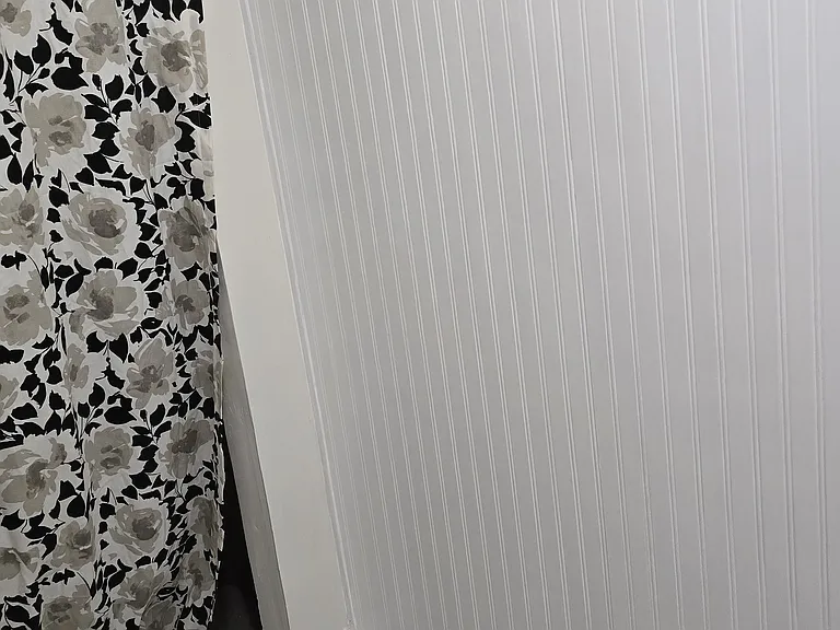 Laundry with tiled floor