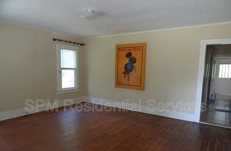 3 bed, 1.0 bath, 1360 sqft, $1,650 — Photo 3