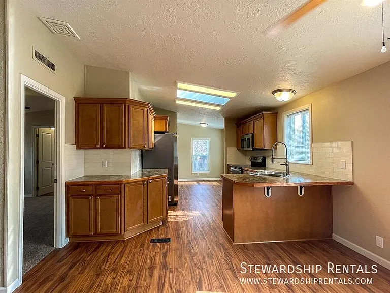 1313 Bramblewood Ln — Photo 6