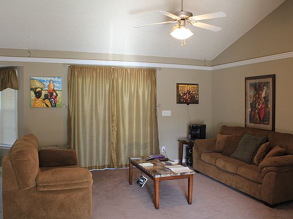 4th image of 208 Spinel Ln