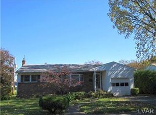 2166 Allwood Dr, Bethlehem, PA 18018
