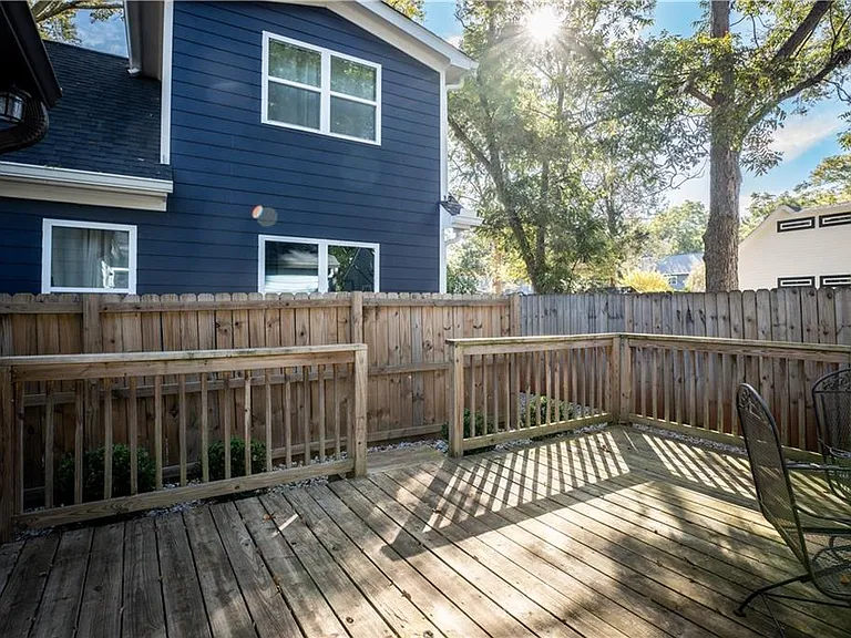 484 Glenwood Pl SE — Photo 15