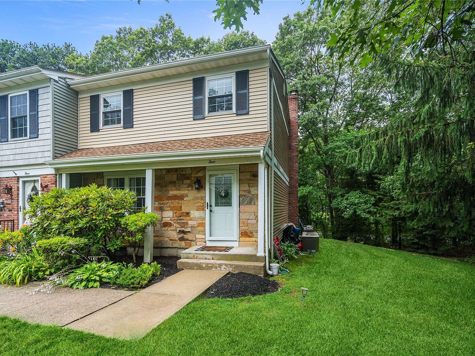 4 Harrison Commons UNIT 4, Yaphank, NY 11980 Zillow