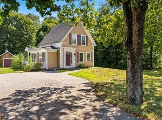 33 White St, Raynham, MA 02767