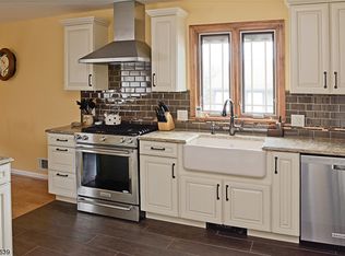28 Adler Ct, Rockaway Boro, NJ 07866