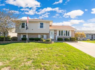 1414 Howland Dr, Joliet, IL 60431