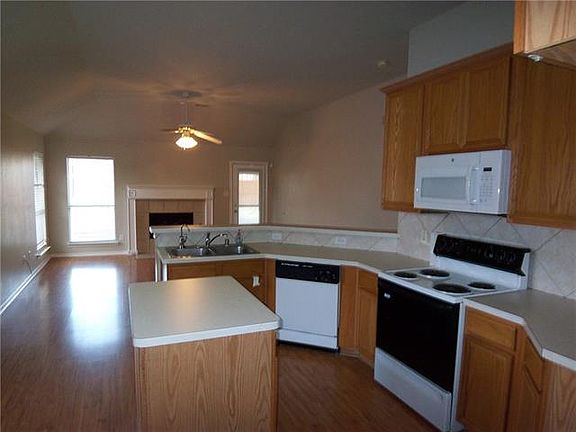 2nd image of 629 Crestview Ct