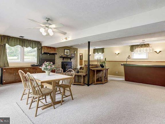 4th image of 2403 Forest Hill Rd