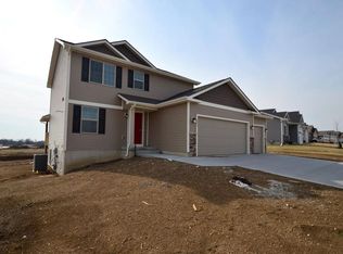 221 Sycamore Dr, Norwalk, IA 50211