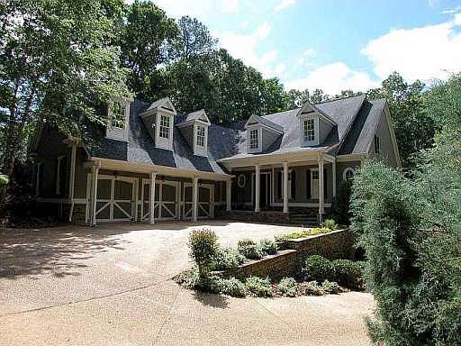 1st image of 130 Holly Dr