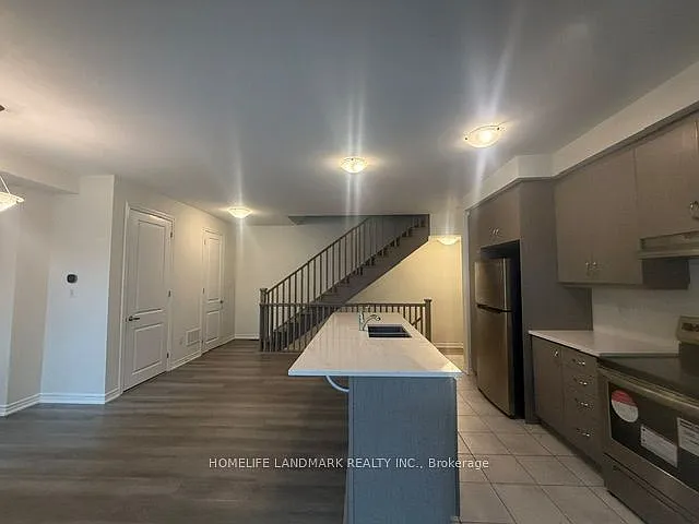 5 Thomas Frisby Jr Cres — Photo 4