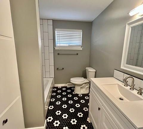 5th image of 1215 12th St #1