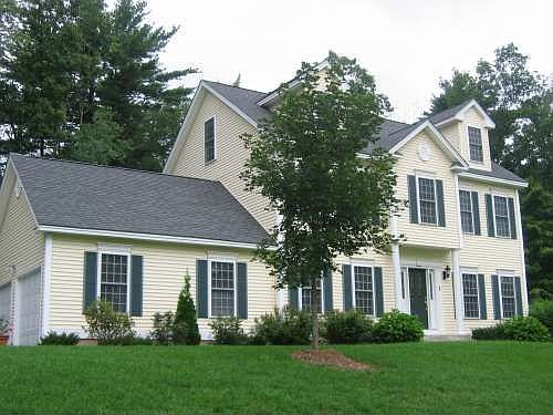 2nd image of 2 Stoneleigh Dr