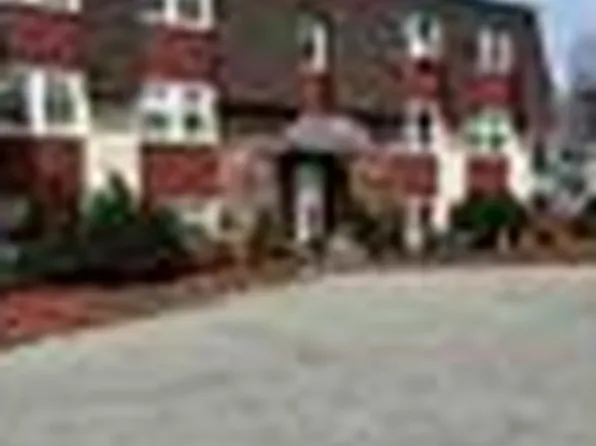 422 Smithfield Ave APT 5, Pawtucket, RI 02860