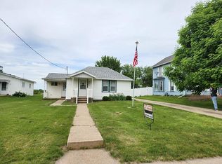 225 Monroe St, Hanover, IL 61041