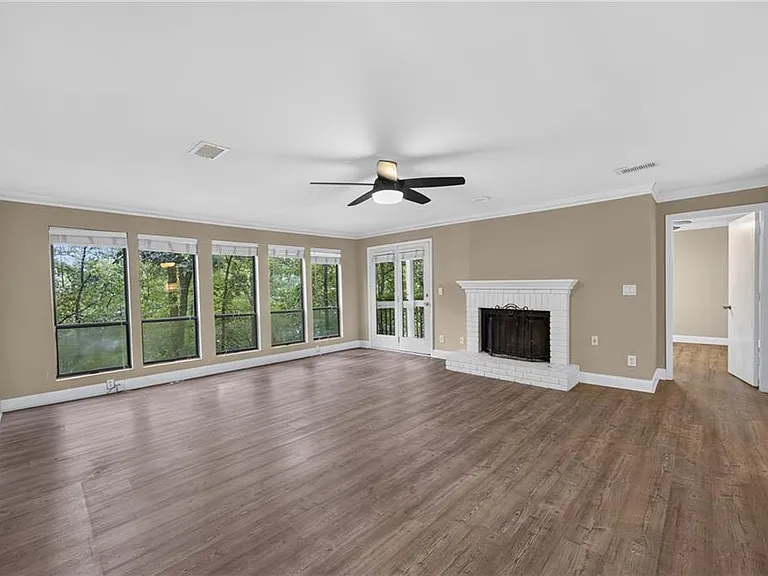 123 Warm Springs Cir — Photo 8
