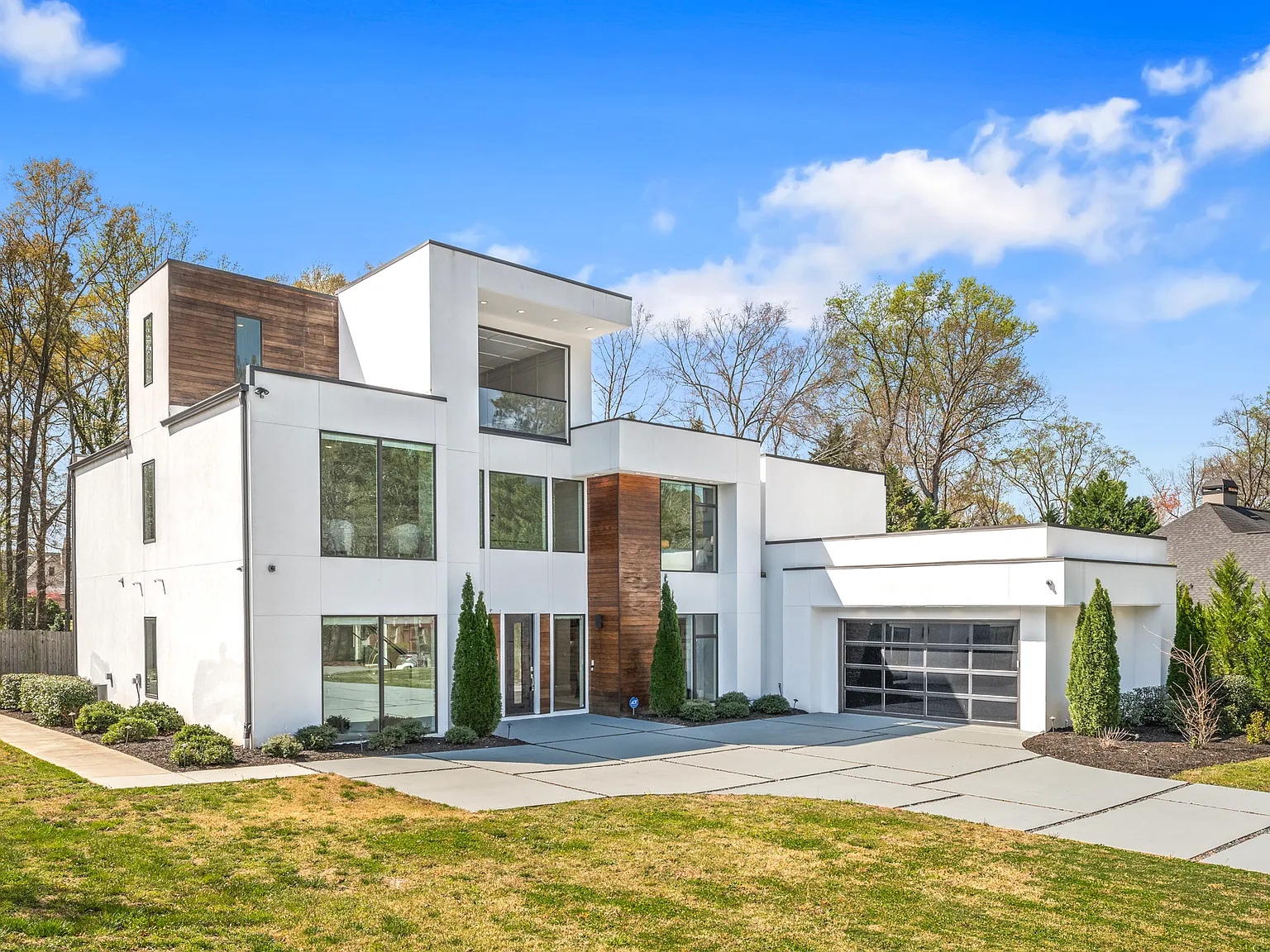 W Northway Ln, Sandy Springs — Photo 2