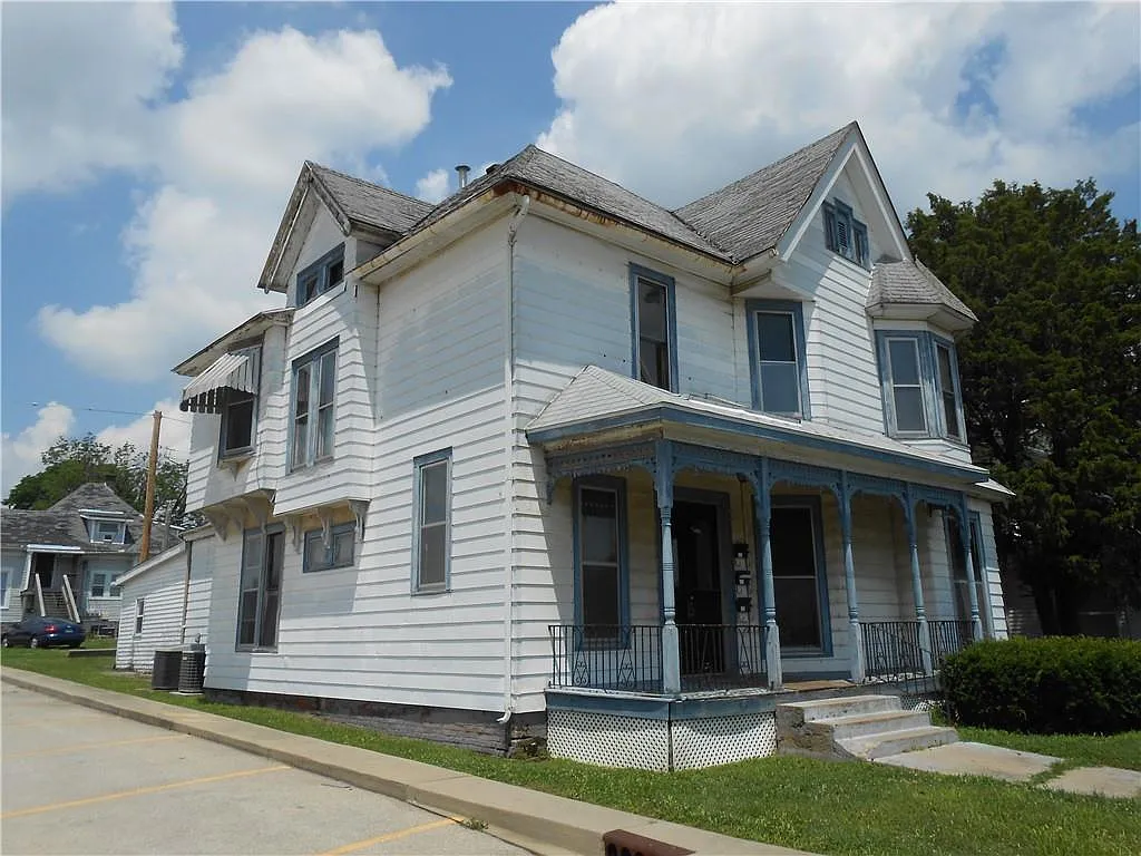 815 Jackson Ave photo 1