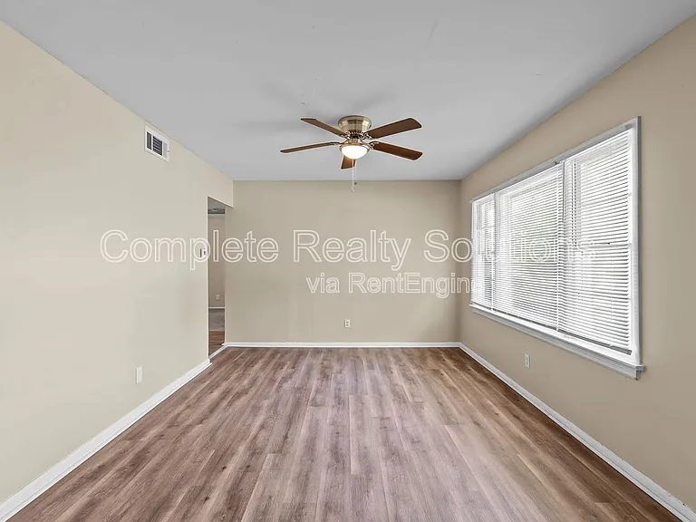 1132 Redman Blvd — Photo 7