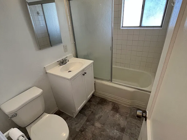 327 Riverdale Dr #14 — Photo 12