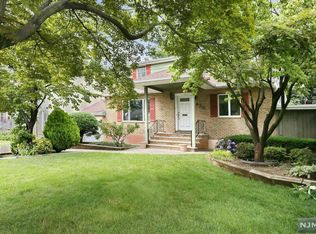 430 Maple Hill Dr, Hackensack, NJ 07601