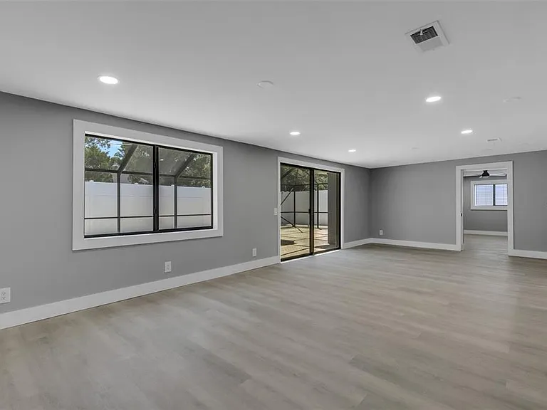 4645 Hunter Ridge Dr — Photo 33