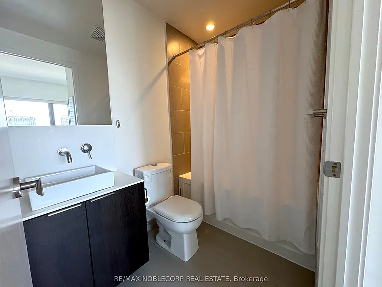 159 Dundas St E #2107 — Photo 9