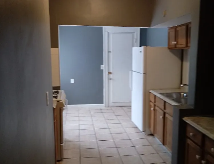 1031 Knox Ave N #4 — Photo 7