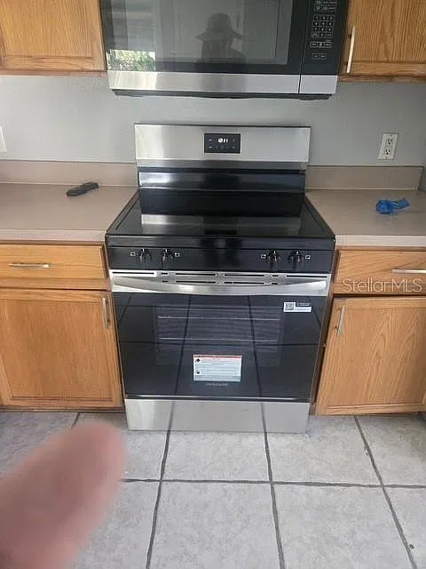 3 bed, 2.0 bath, 1195 sqft, $2,000 — Photo 3
