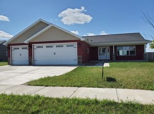 3137 12th Ave W, Dickinson, ND 58601