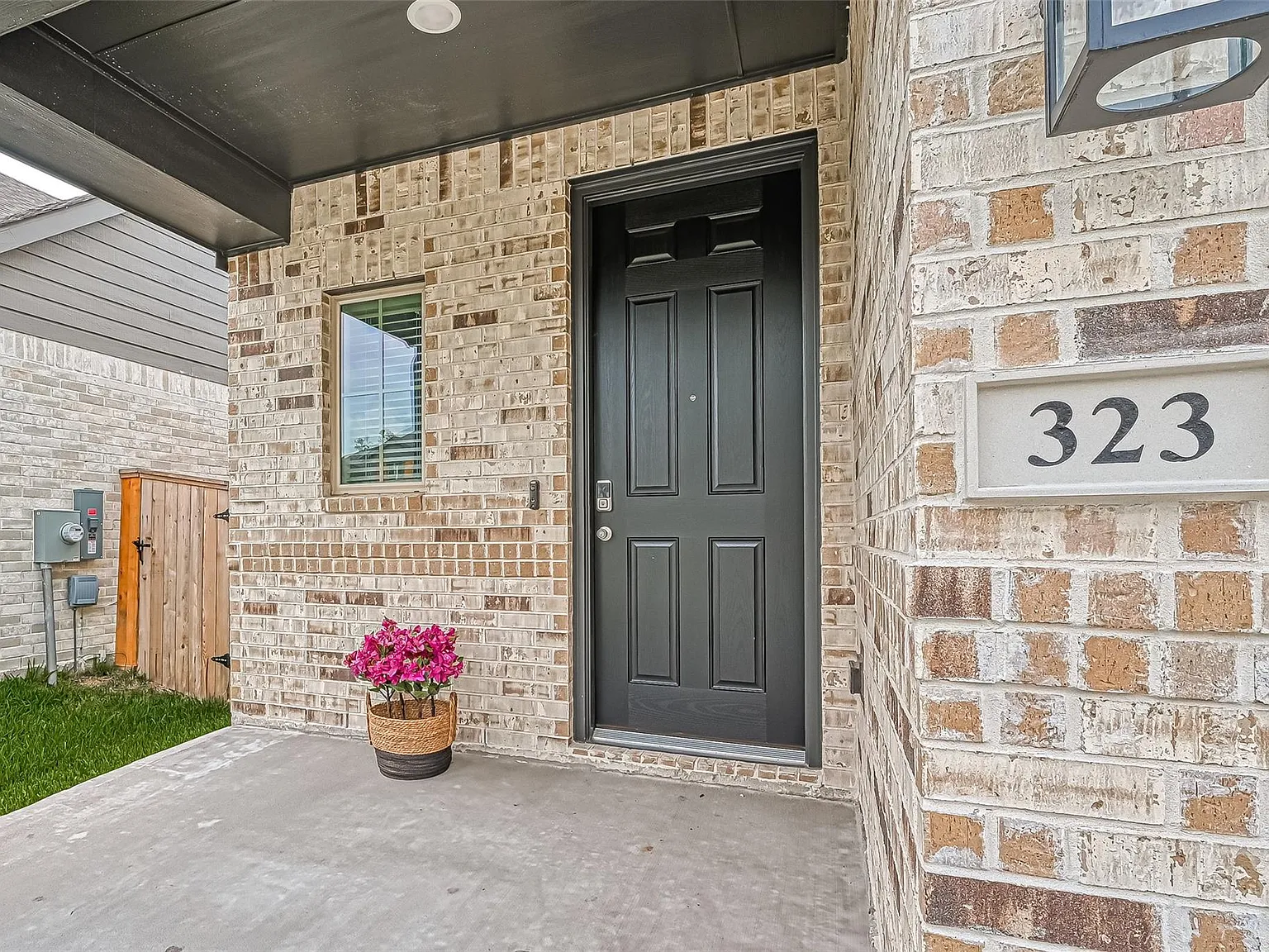 3 bed, 2.5 bath, 2127 sqft, $2,950 — Photo 4