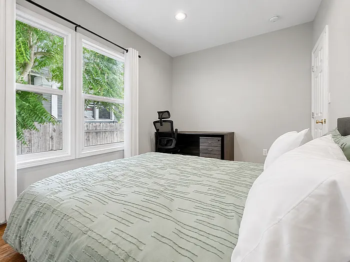 1 bed, 1.0 bath, $1,100 — Photo 3