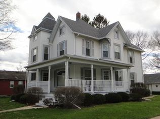 703 S 3rd St, Watseka, IL 60970