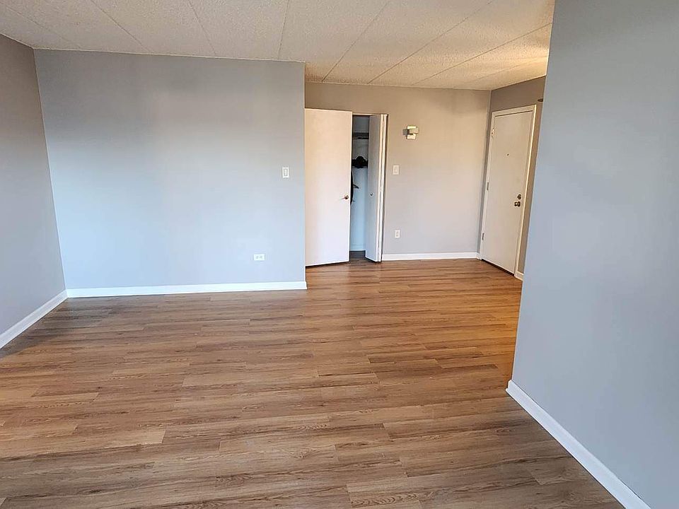 1st image of 13615 Royal Ct