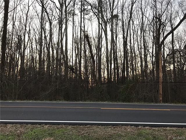 2nd image of 1587 New Market Rd