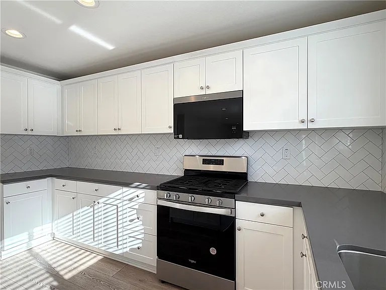 7631 Rubyred Glen Dr — Photo 2