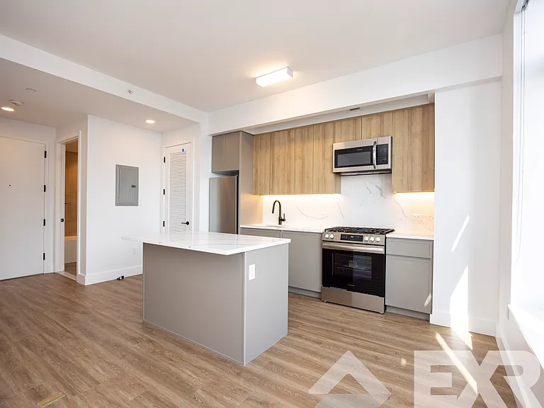 2230 Cropsey Ave #1010 — Photo 3