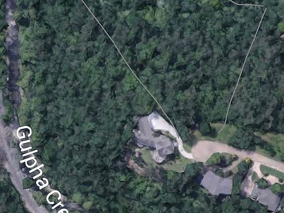 5th image of 324 Whispering Hills St