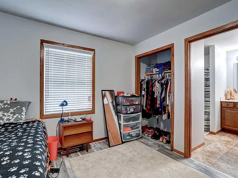 647 N Walton Dr — Photo 21