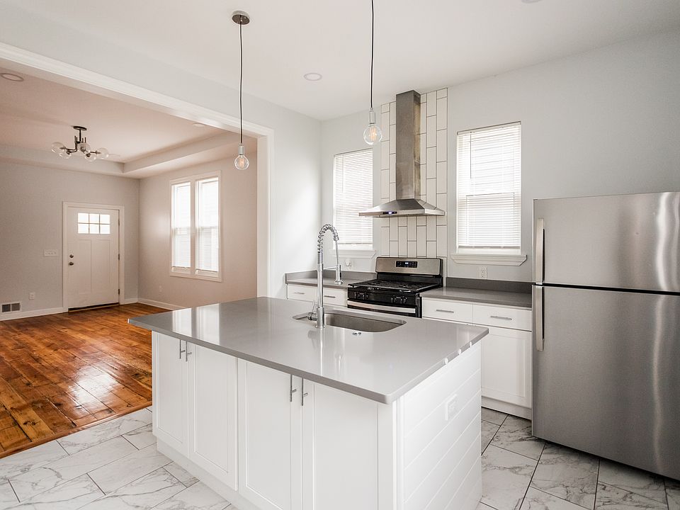1st image of 613 E Euclid St
