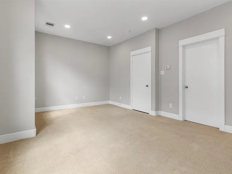 719 Schwartz St — Photo 9