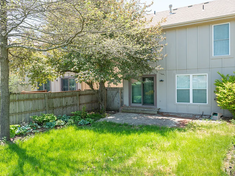 W 132nd St — Photo 20