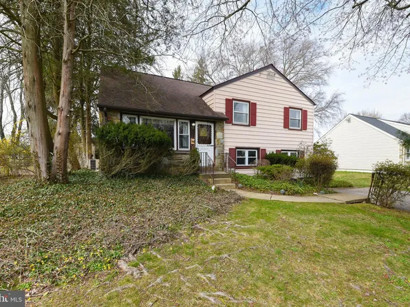 515 Bradford Rd, Oreland, PA 19075