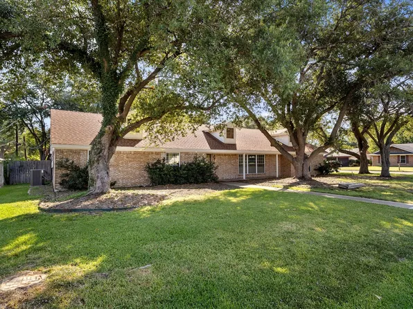 6413 Chapman Dr, Greenville, TX 75402