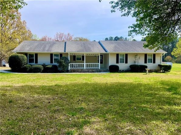 3520 Camelot Ct, Loganville, GA 30052