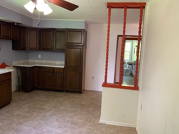 3rd image of 202 Willow Ave