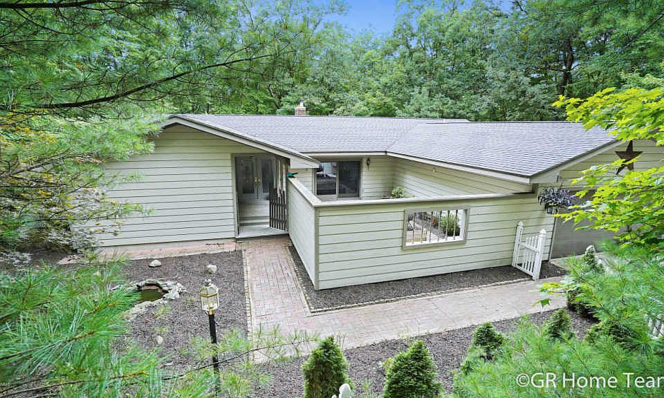 1st image of 8700 Bailey Dr SE