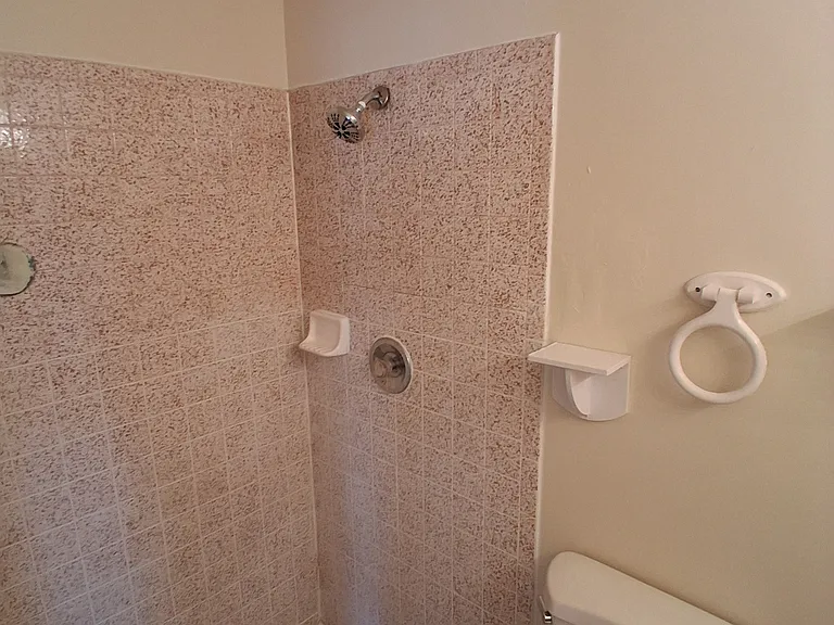 913 SE 14th Ter #915 — Photo 11