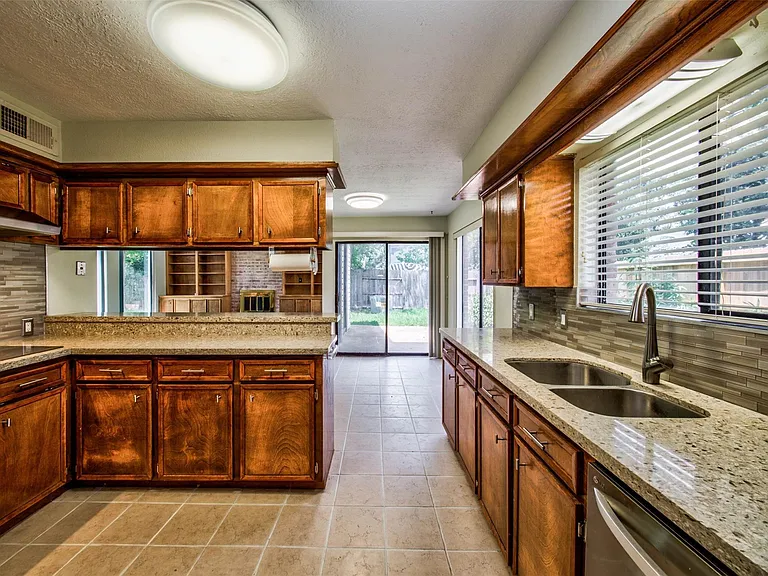 8022 La Brea Dr — Photo 22